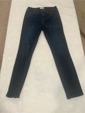 Universal Thread High Rise Skinny Jeans - Size 4/27R